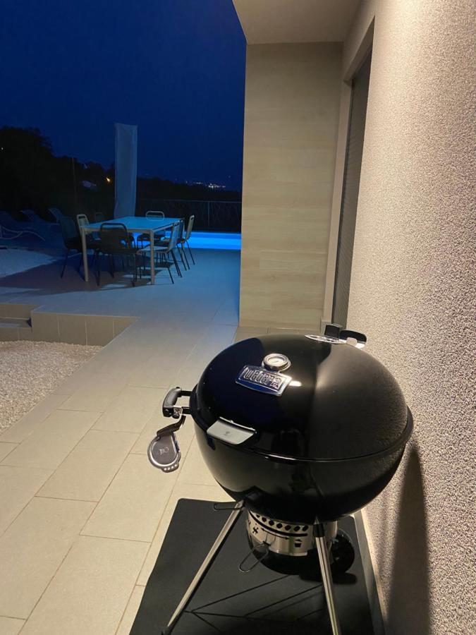 אופטיה Villa Castanea מראה חיצוני תמונה