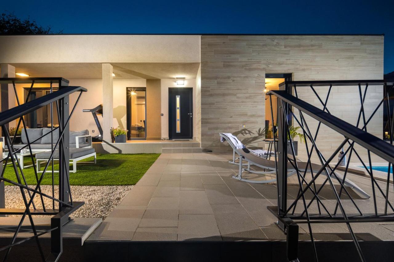 אופטיה Villa Castanea מראה חיצוני תמונה