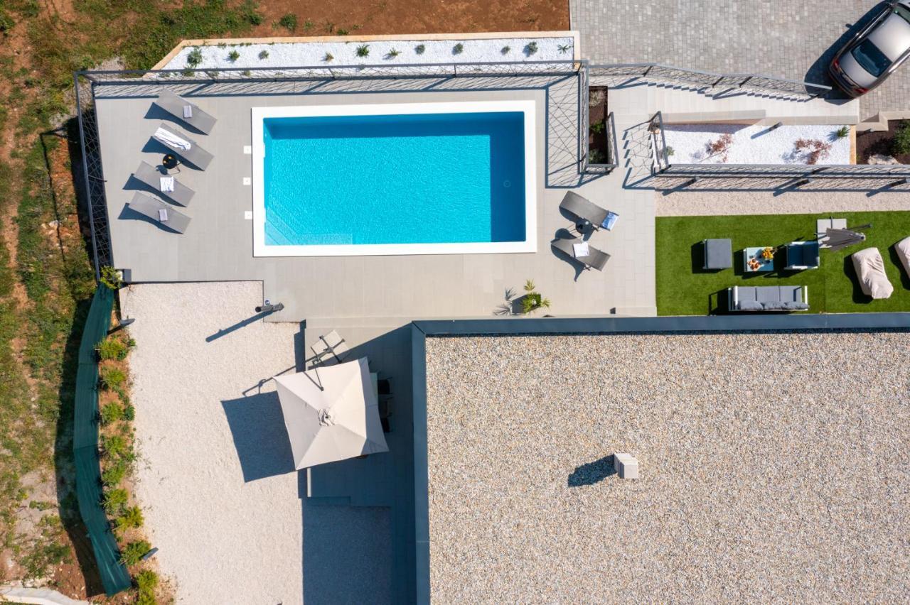 אופטיה Villa Castanea מראה חיצוני תמונה